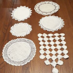5 pc bundle plus bonus white vintage crocheted/tatted linen & cotton doilys